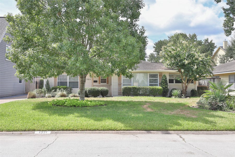 Property photo for 1321 Thornton Road, Houston, TX