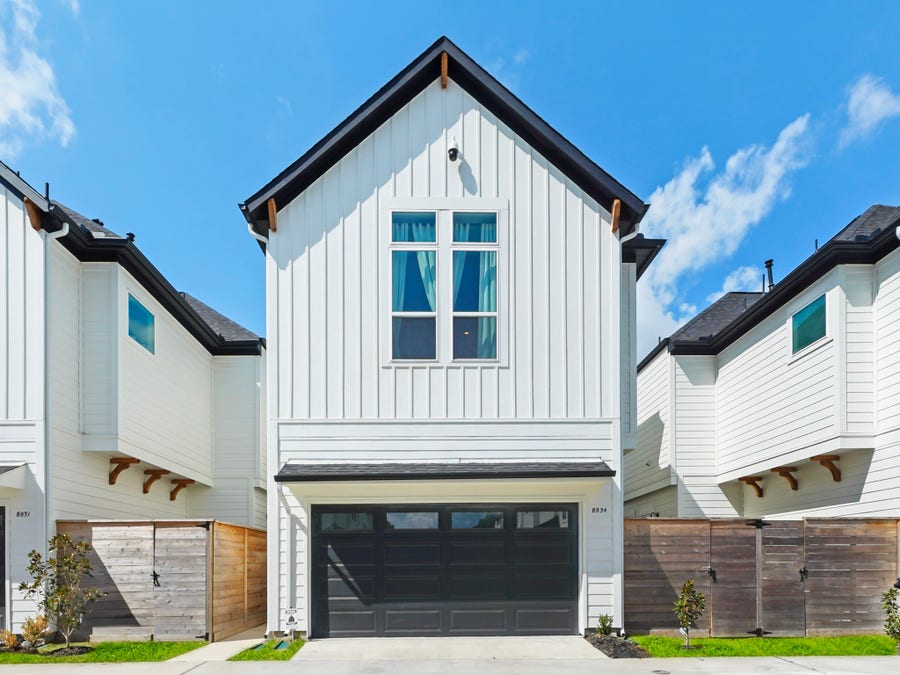 Property photo for 8934 Knoll Villas Street, Houston, TX