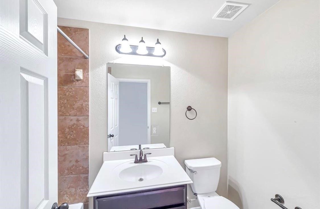 6043 Shelbourne Park Lane, Houston, TX 77084 6043 Shelbourne Park Lane, Houston, TX 77084