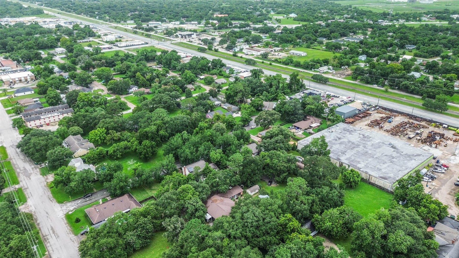 623 Laurel Street, La Marque, TX 77568 Arial view showing Hwy 3 which gives you quick access to Galveston or Houston
