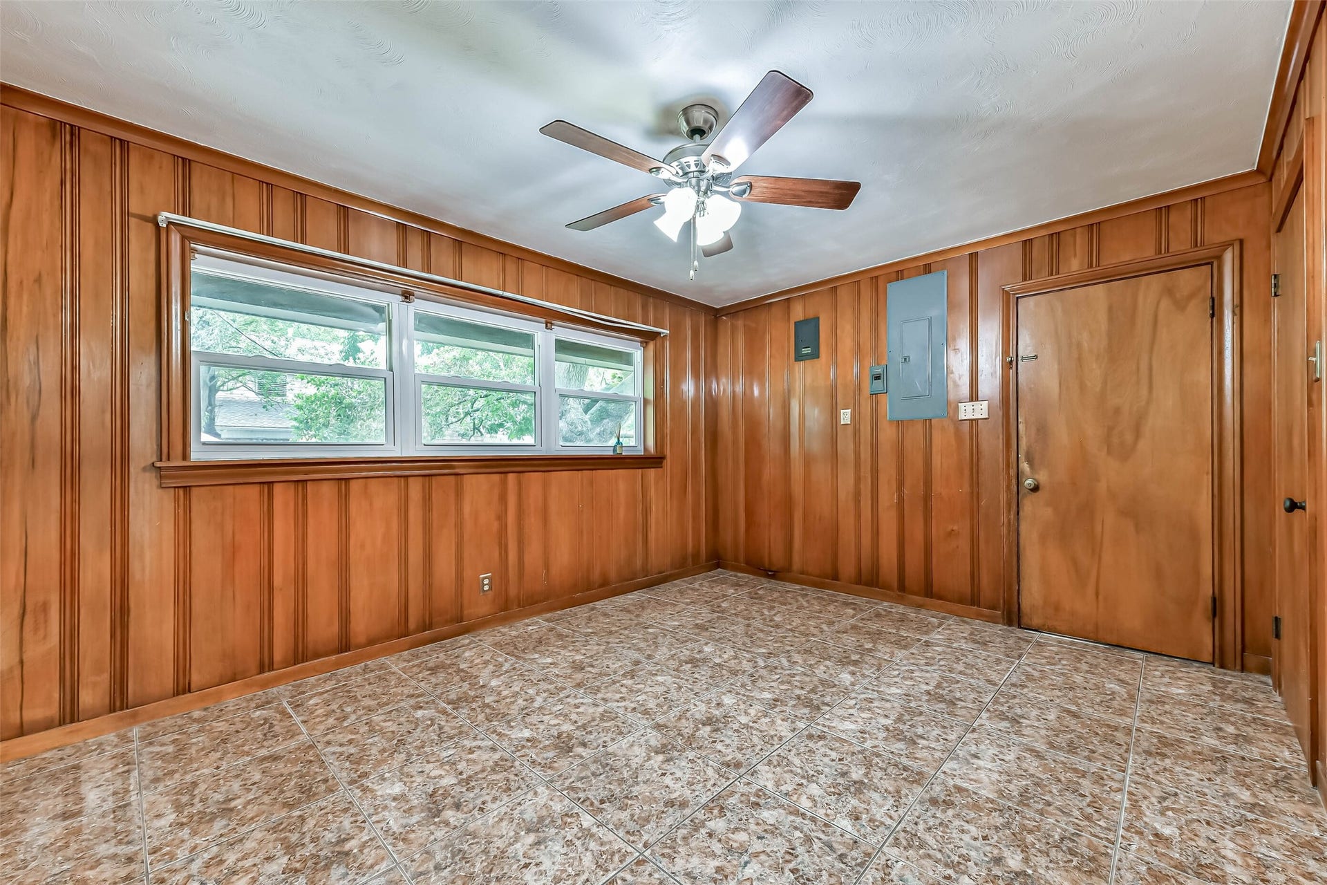 623 Laurel Street, La Marque, TX 77568 3rd secondary bedroom
