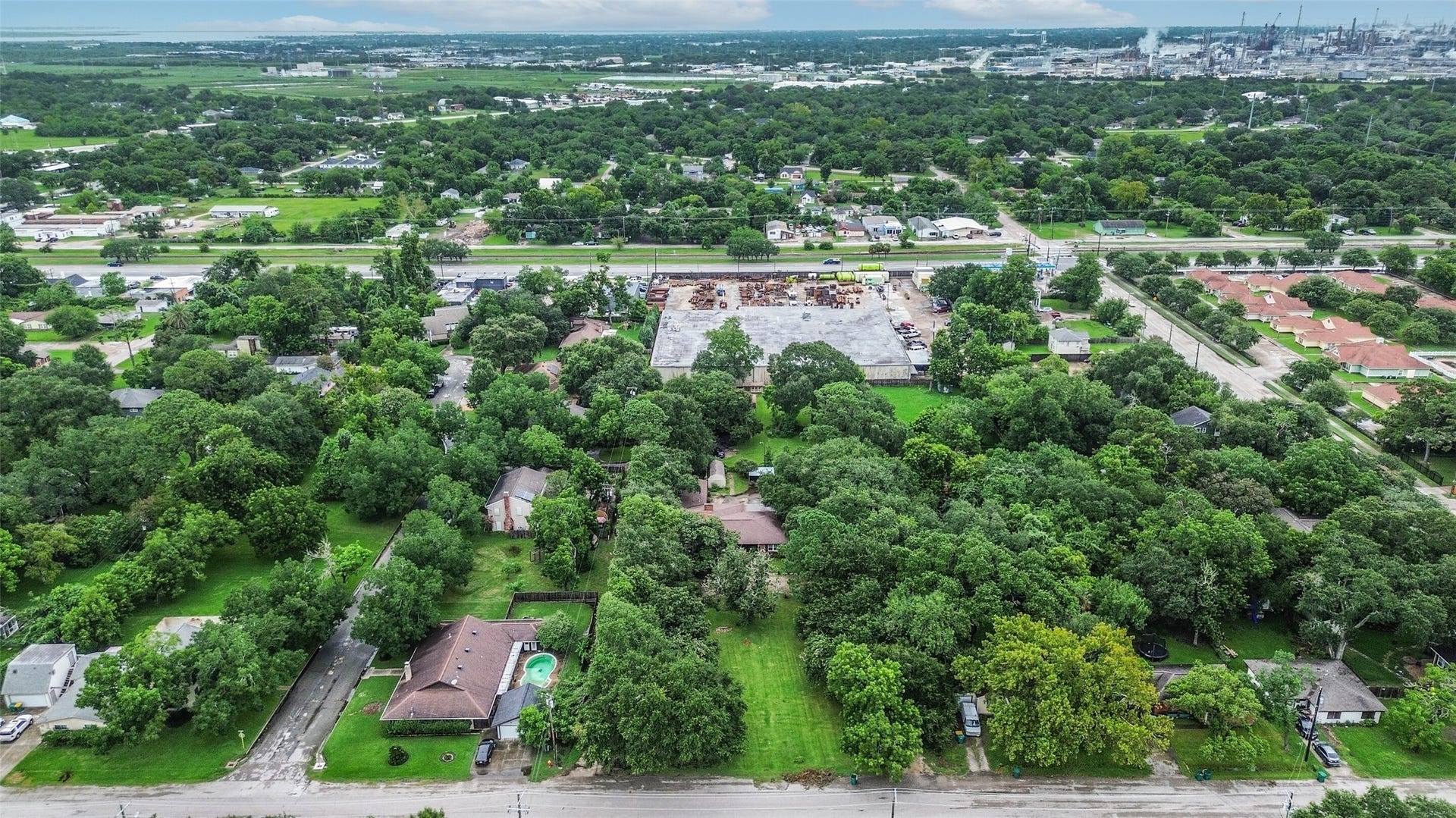 623 Laurel Street, La Marque, TX 77568 This lot is just to the right of the house with the pool, right behind the house with the pool is the extra lot off Estates Drive