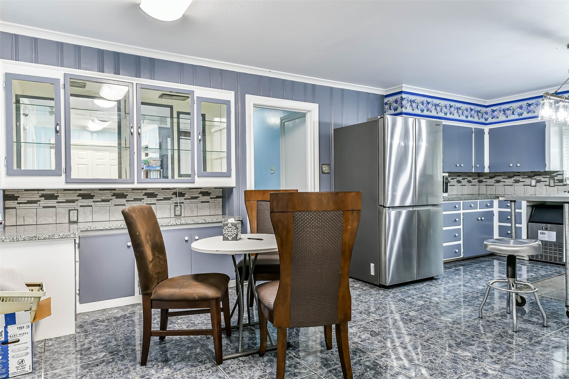 623 Laurel Street, La Marque, TX 77568 Kitchen breakfast area with built-in butlers pantry and plenty of storage