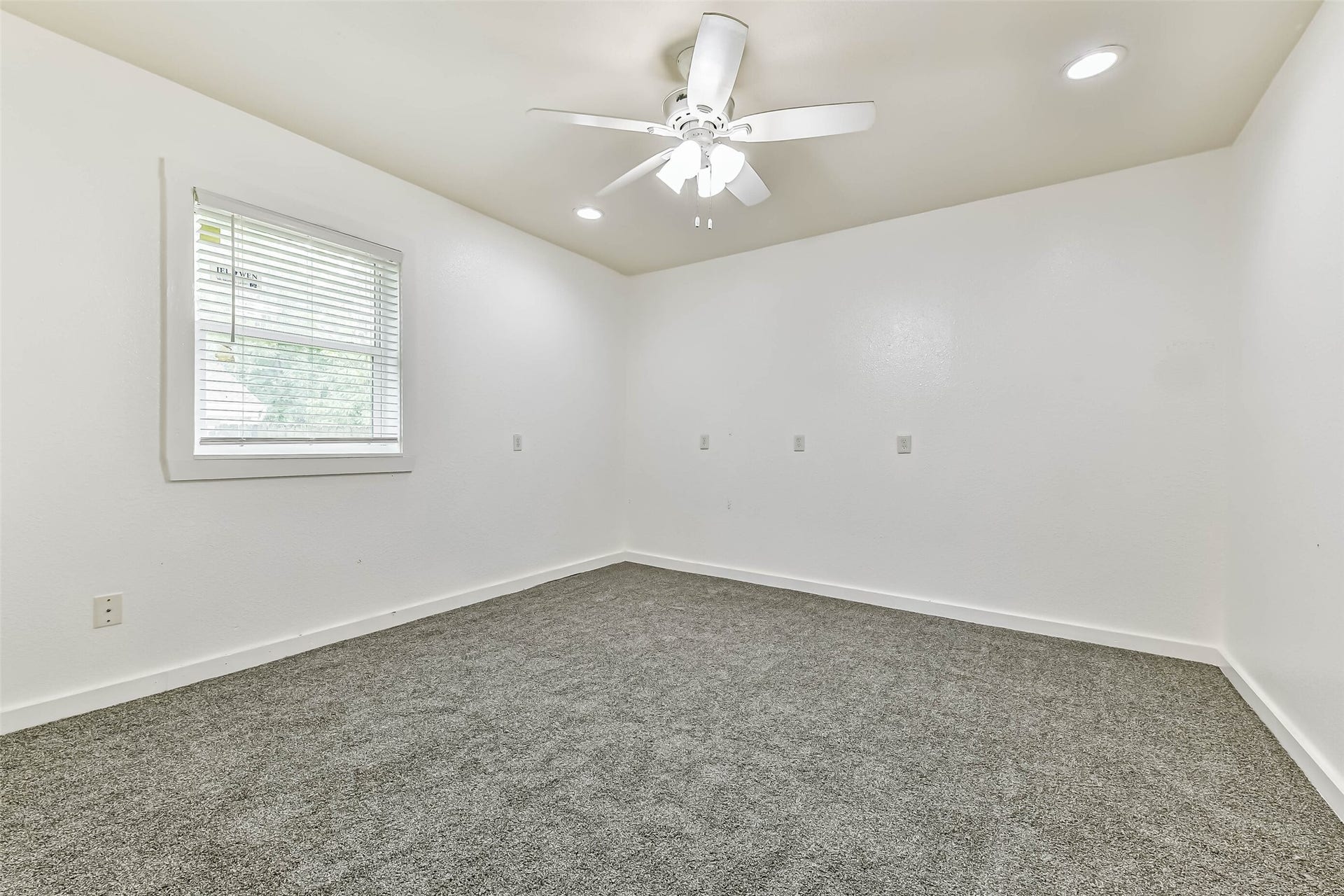 623 Laurel Street, La Marque, TX 77568 Second bedroom, view 2, also new carpeting