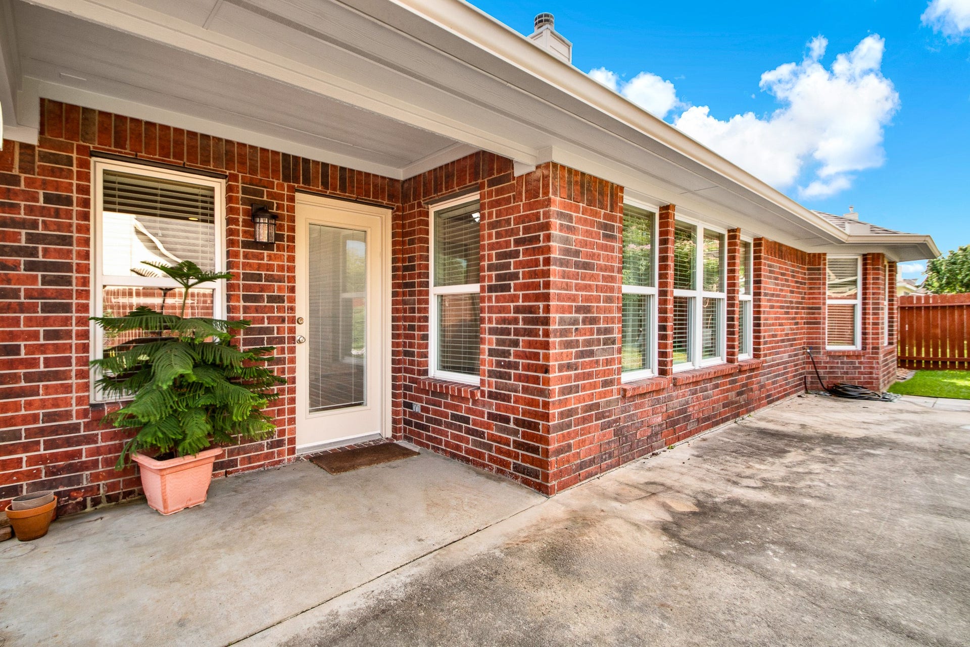 9226 Fernwillow Drive, Spring, TX 77379