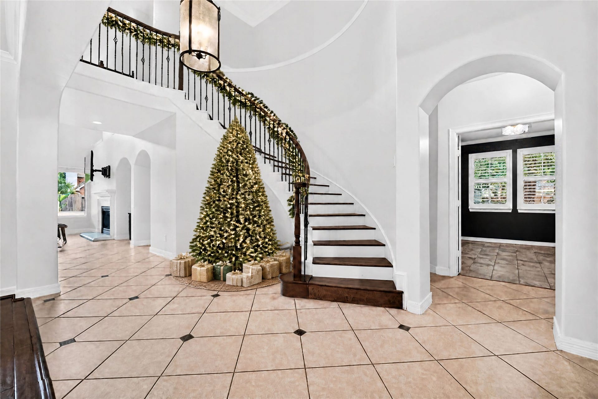 12455 Cedar Breaks Court, Humble, TX 77346 Virtually staged Christmas tree & garland to show you the possibilities in December.