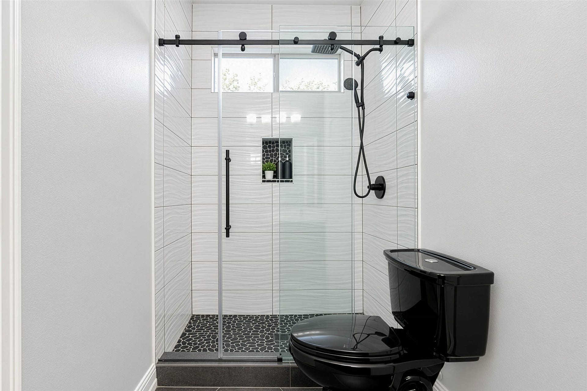 12455 Cedar Breaks Court, Humble, TX 77346 Remodeled Upstairs Bathroom Shower.