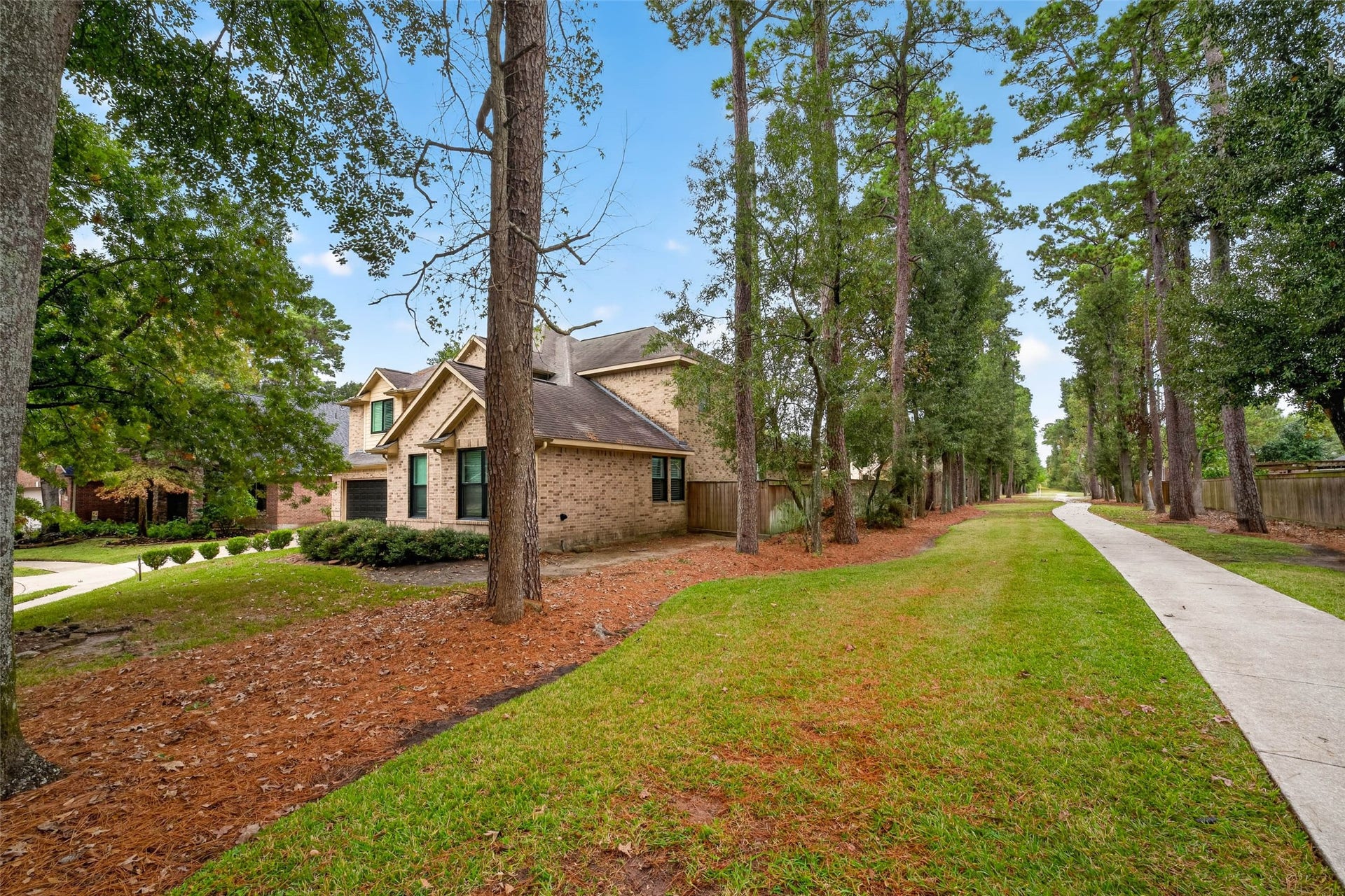 12455 Cedar Breaks Court, Humble, TX 77346 No neighbors to the East & easy trail access right outside your home.
