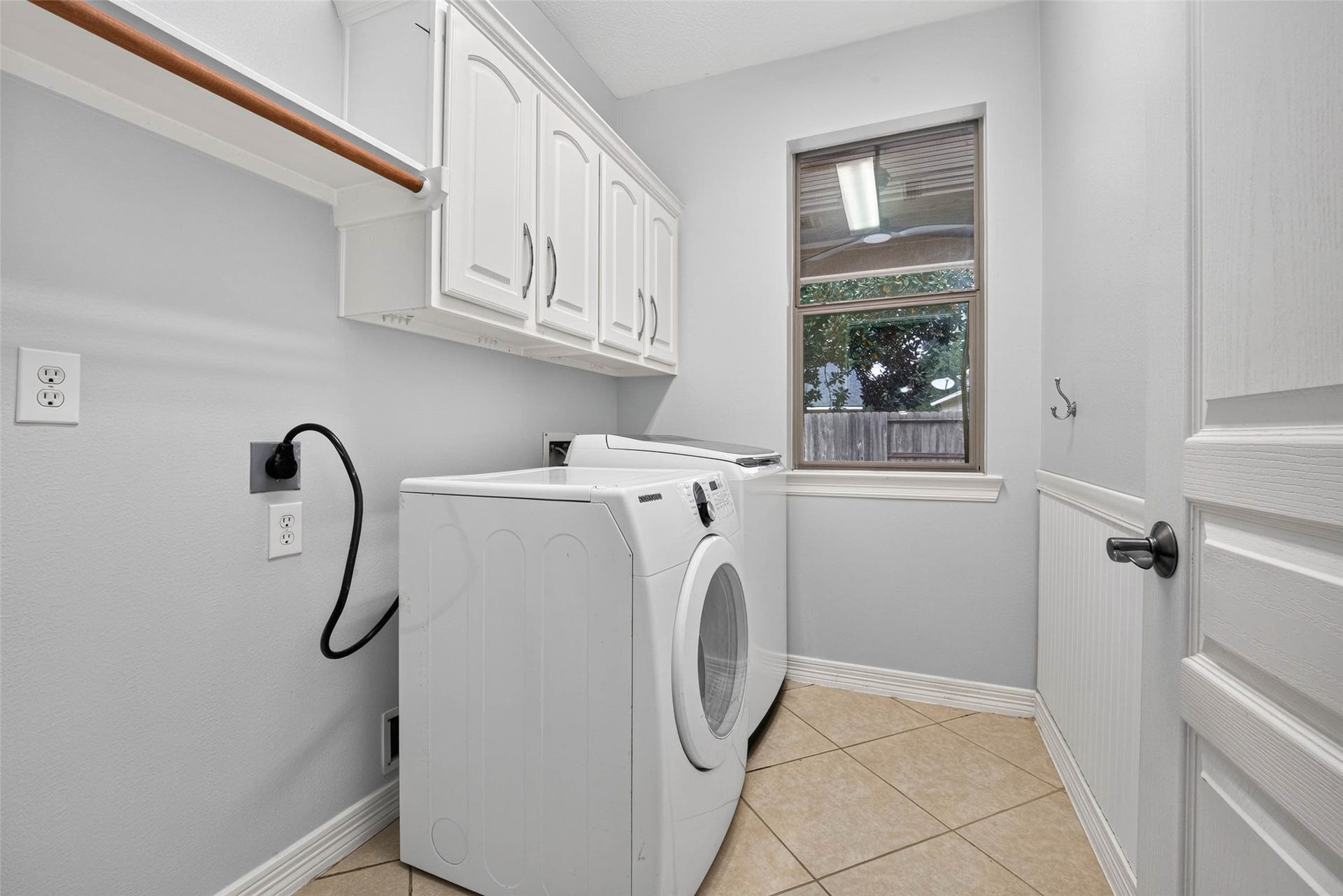 12455 Cedar Breaks Court, Humble, TX 77346 Laundry