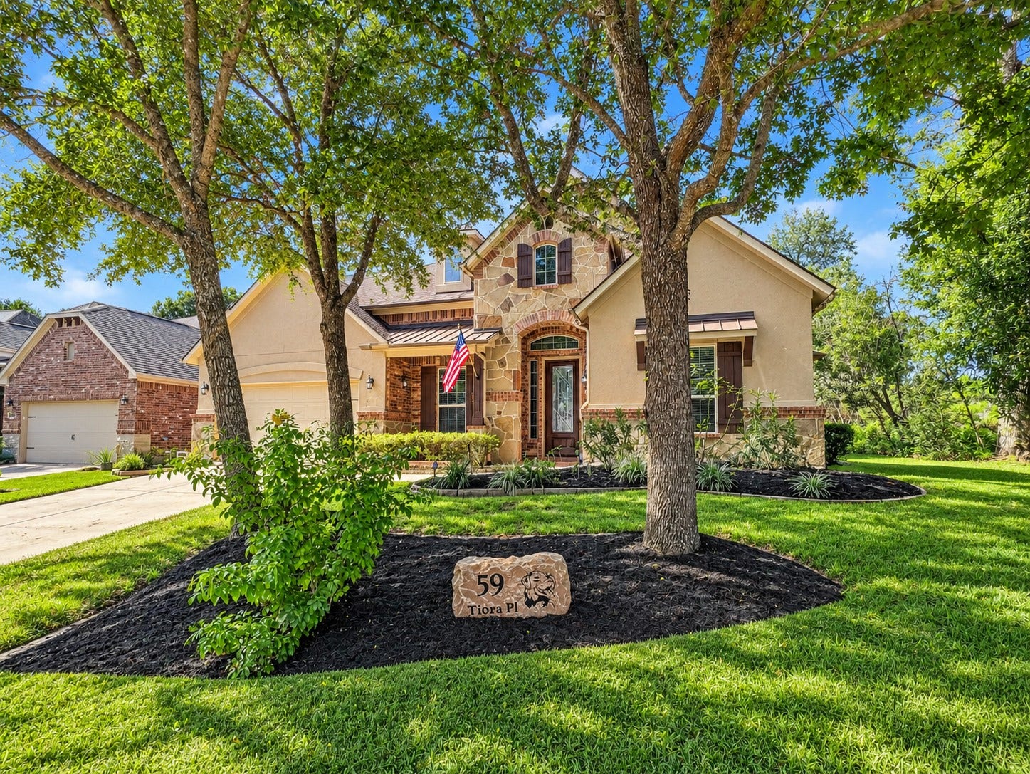 59 Tioga Place, Tomball, TX 77375 From the attractive front exterior to the carefully maintained yard, this home makes a great first impression