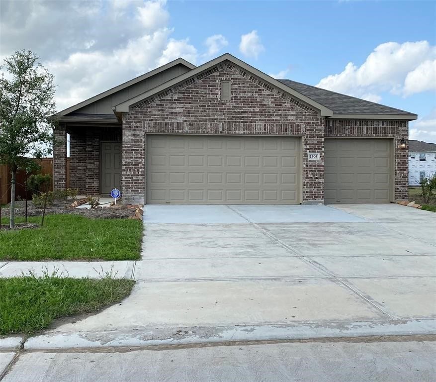 Property photo for 10438 Junction Peak Drive, Rosharon, TX