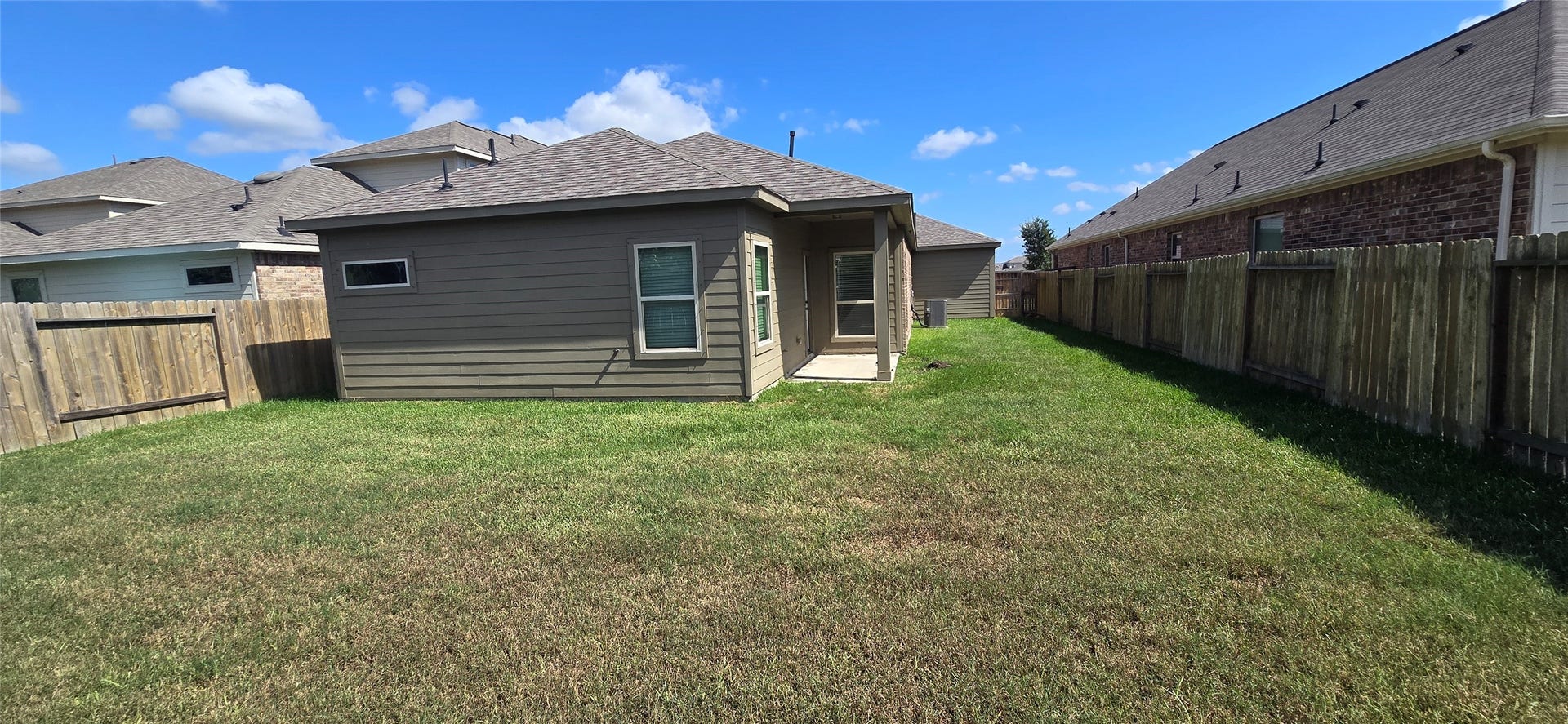 10438 Junction Peak Drive, Rosharon, TX 77583