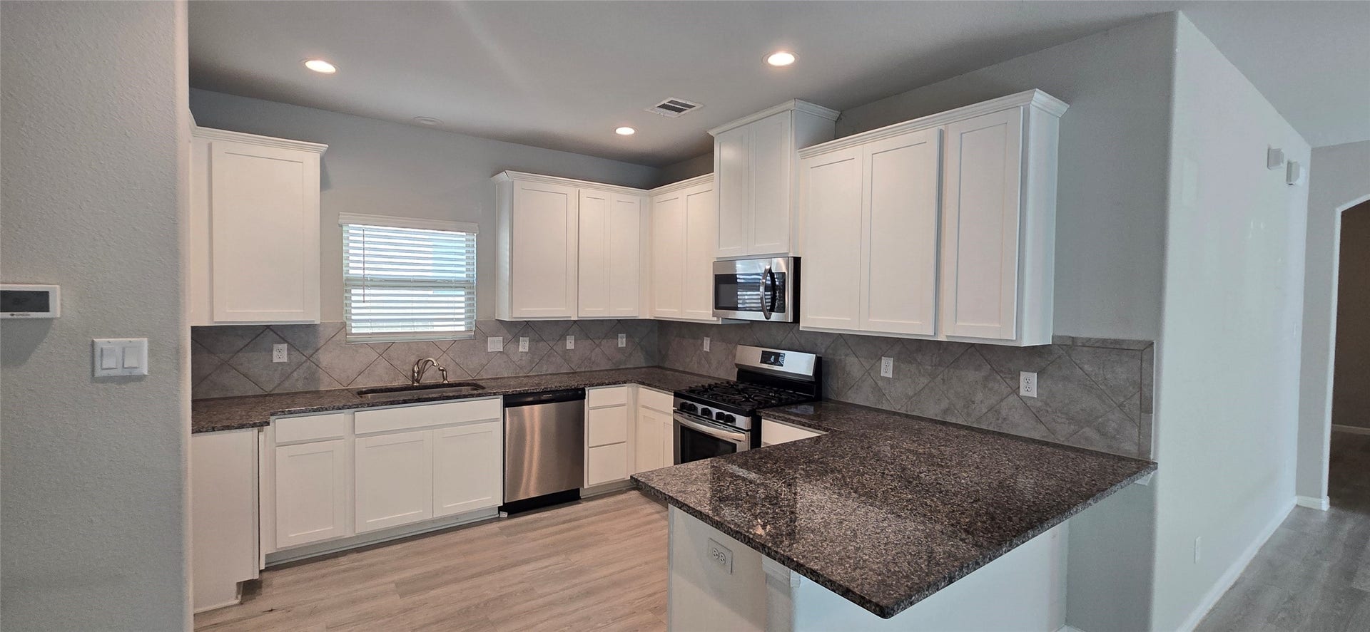 10438 Junction Peak Drive, Rosharon, TX 77583
