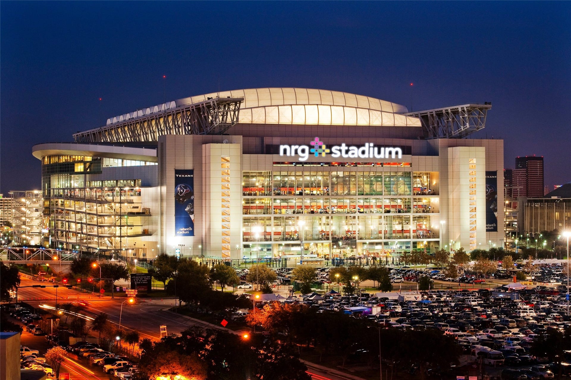 Enjoy easy access to the Houston Astro's, Houston Rockets and the Theater District. Also the Houston Texans at NRG stadium is the only indoor/outdoor retractable roof stadium!