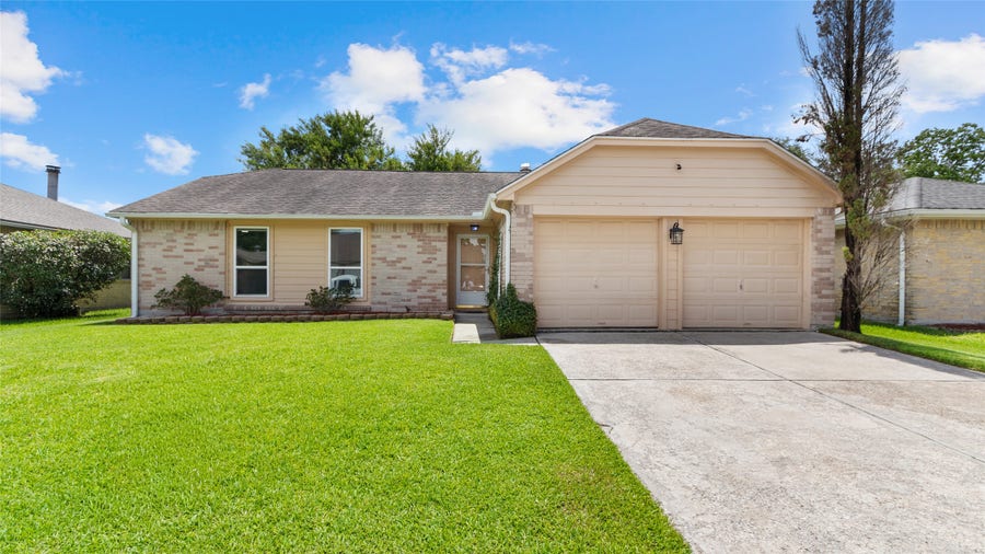 Property photo for 16830 Carrack Turn Drive, Friendswood, TX