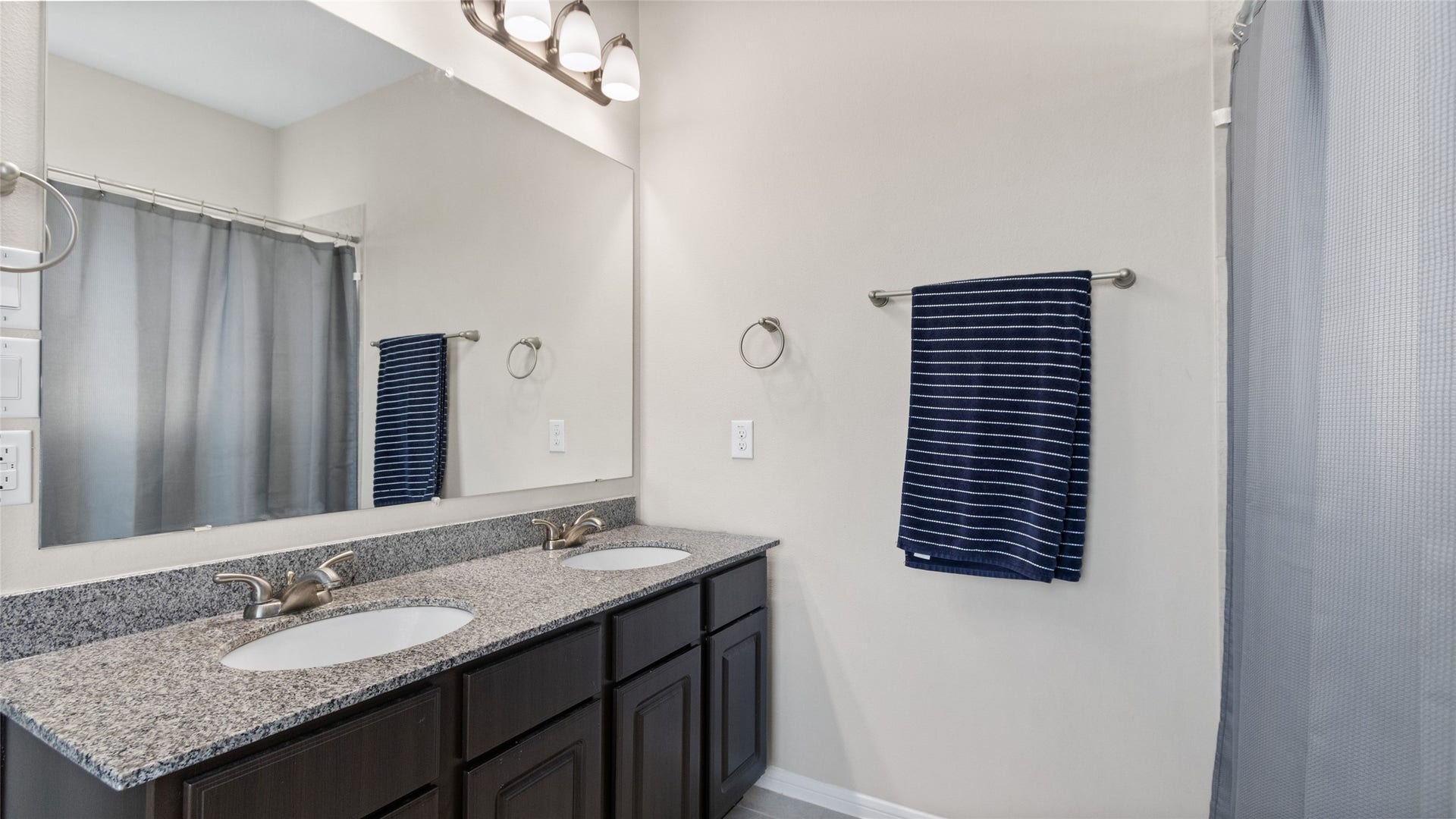 3221 Pepper Stone Court, League City, TX 77539 3221 Pepper Stone Court, League City, TX 77539