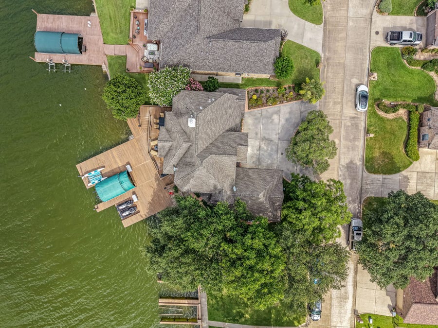Property photo for 318 Bayshore Drive, Montgomery, TX