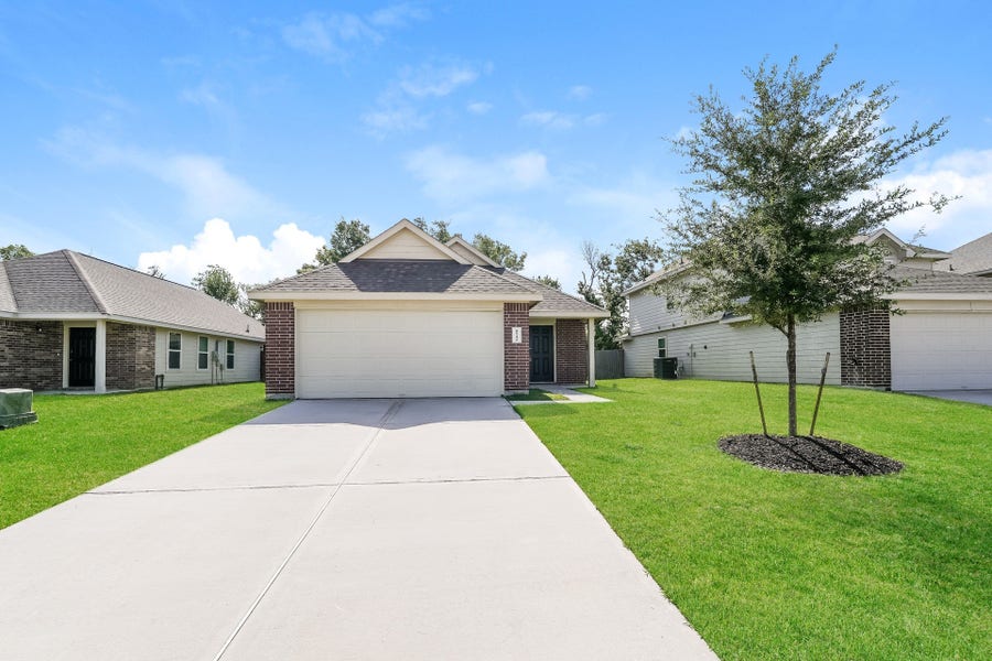 Property photo for 8722 Lar-Ree Oaks Circle, Houston, TX