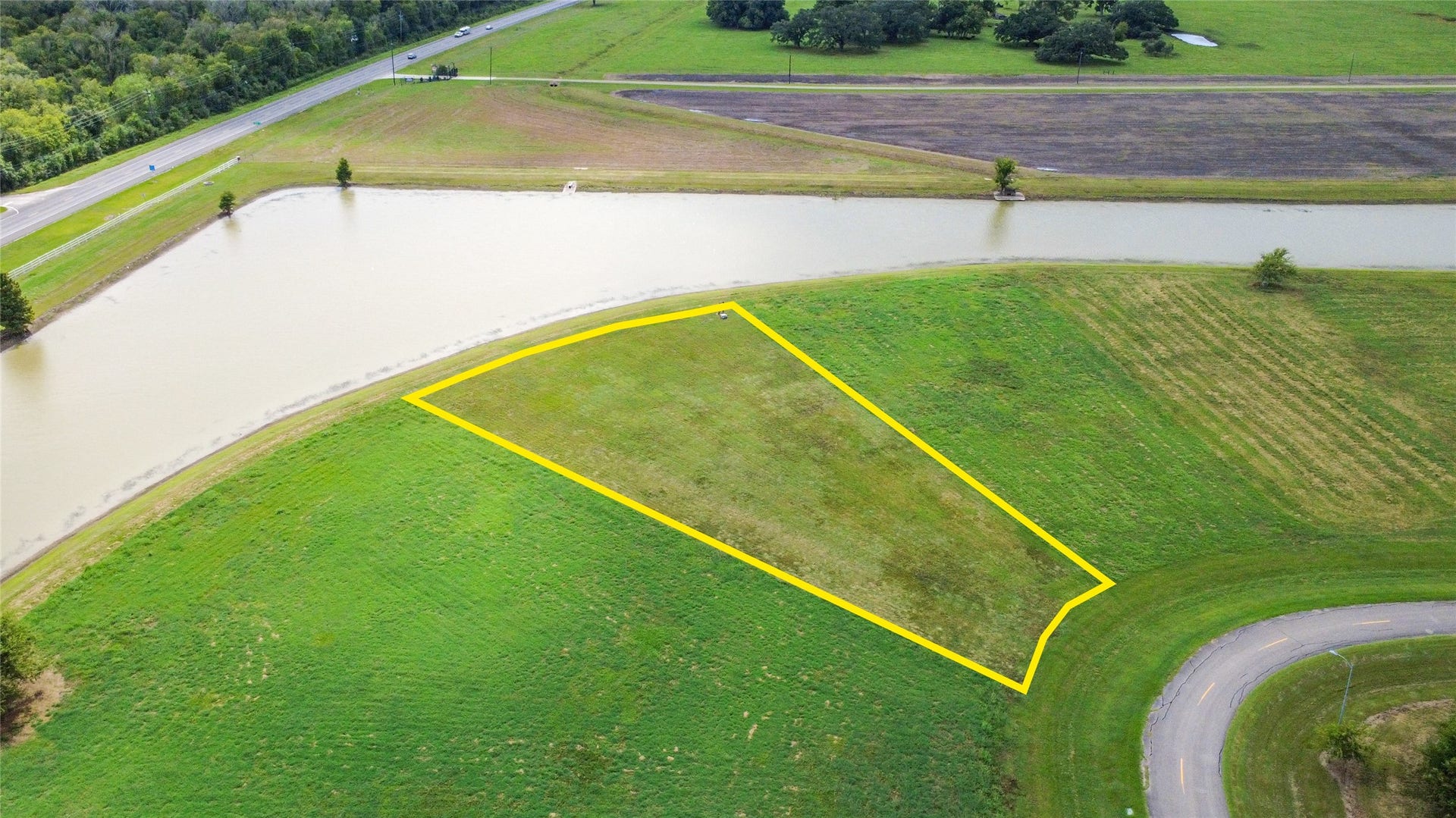 1302 Lakeland Circle, Rosharon, TX 77583 1302 Lakeland Circle, Rosharon, TX 77583