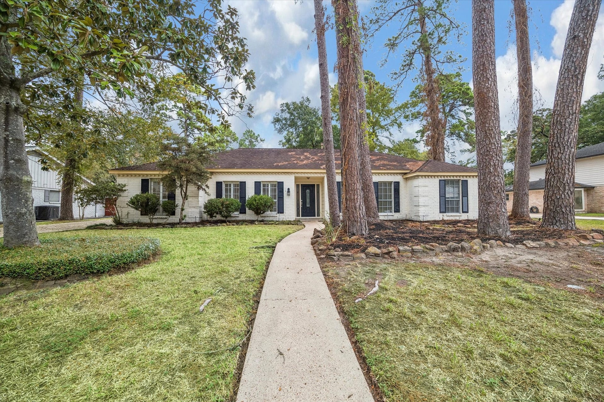 Charming 1 story home with great curb appeal
