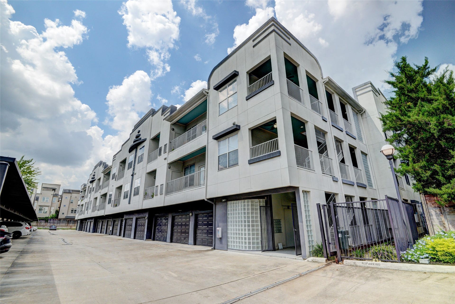 1441 East Street, #107, Houston, TX 77007