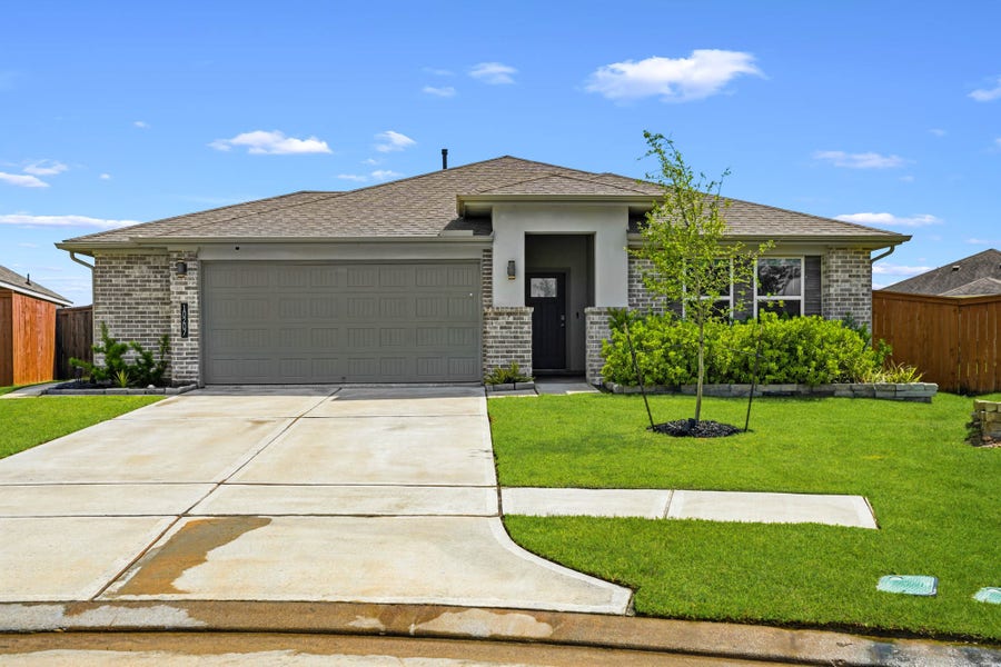 Property photo for 10207 Alpine Lake Lane, Rosharon, TX