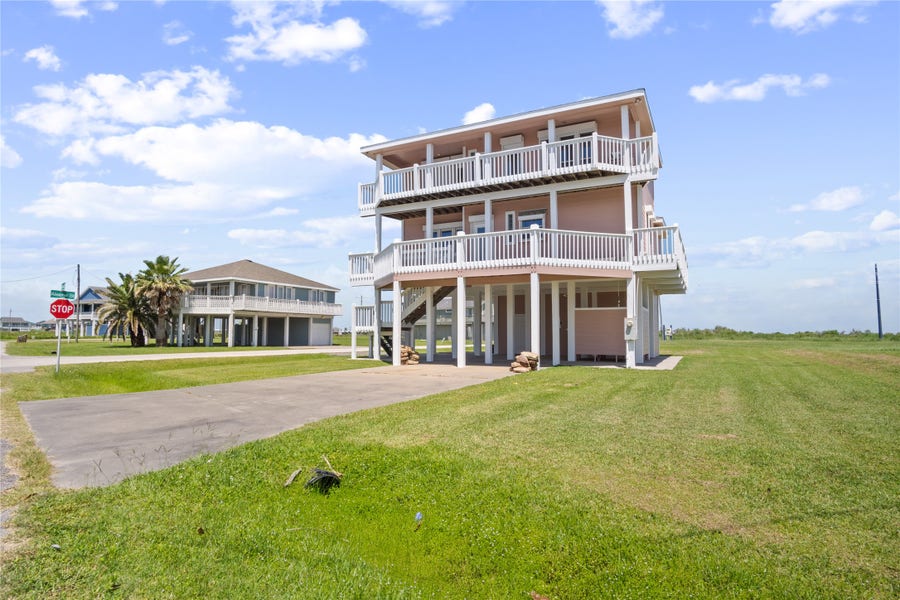 Property photo for 3101 Diane, Crystal Beach, TX