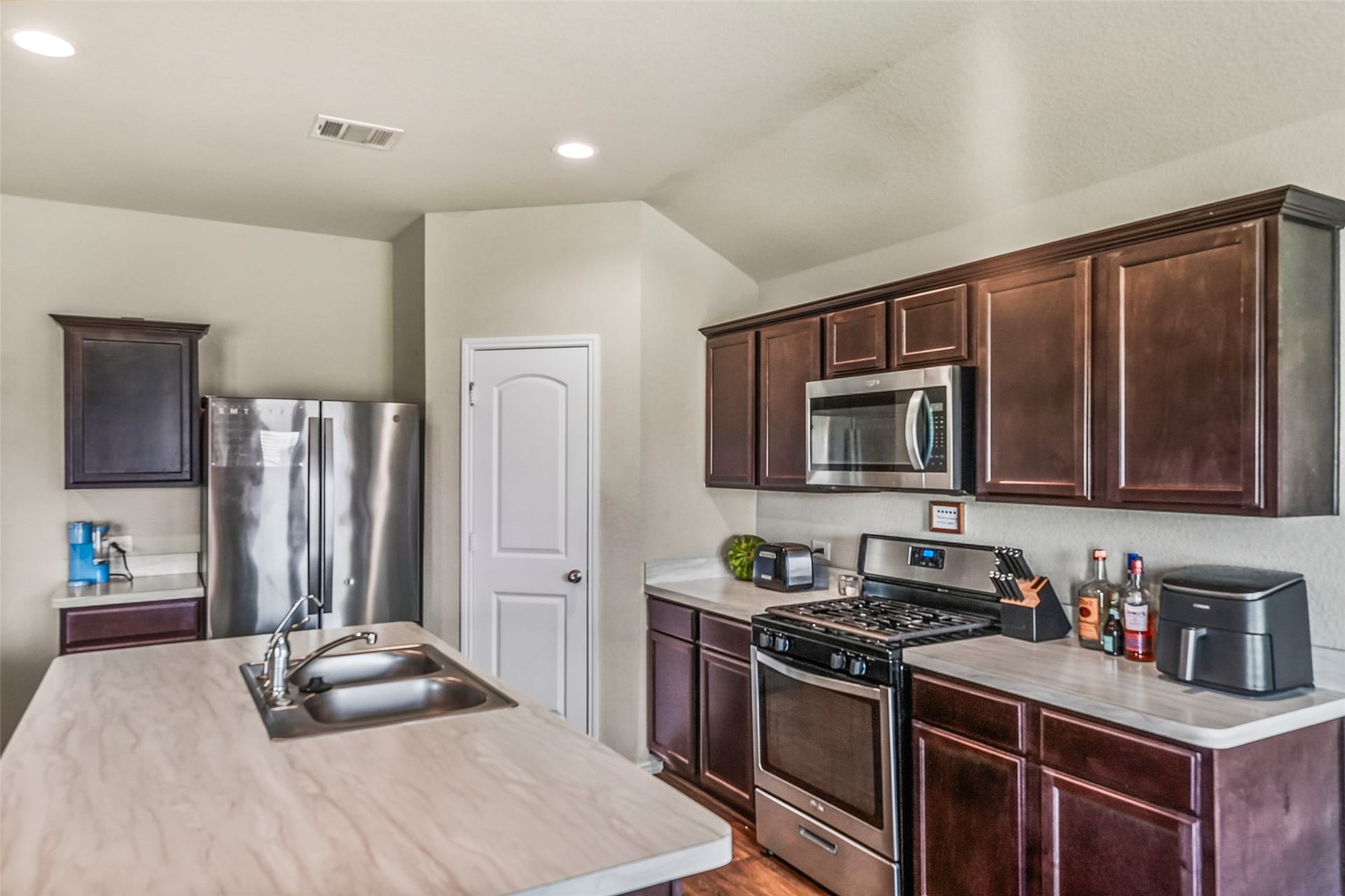 21106 Waze Lewis Drive, New Caney, TX 77357 21106 Waze Lewis Drive, New Caney, TX 77357