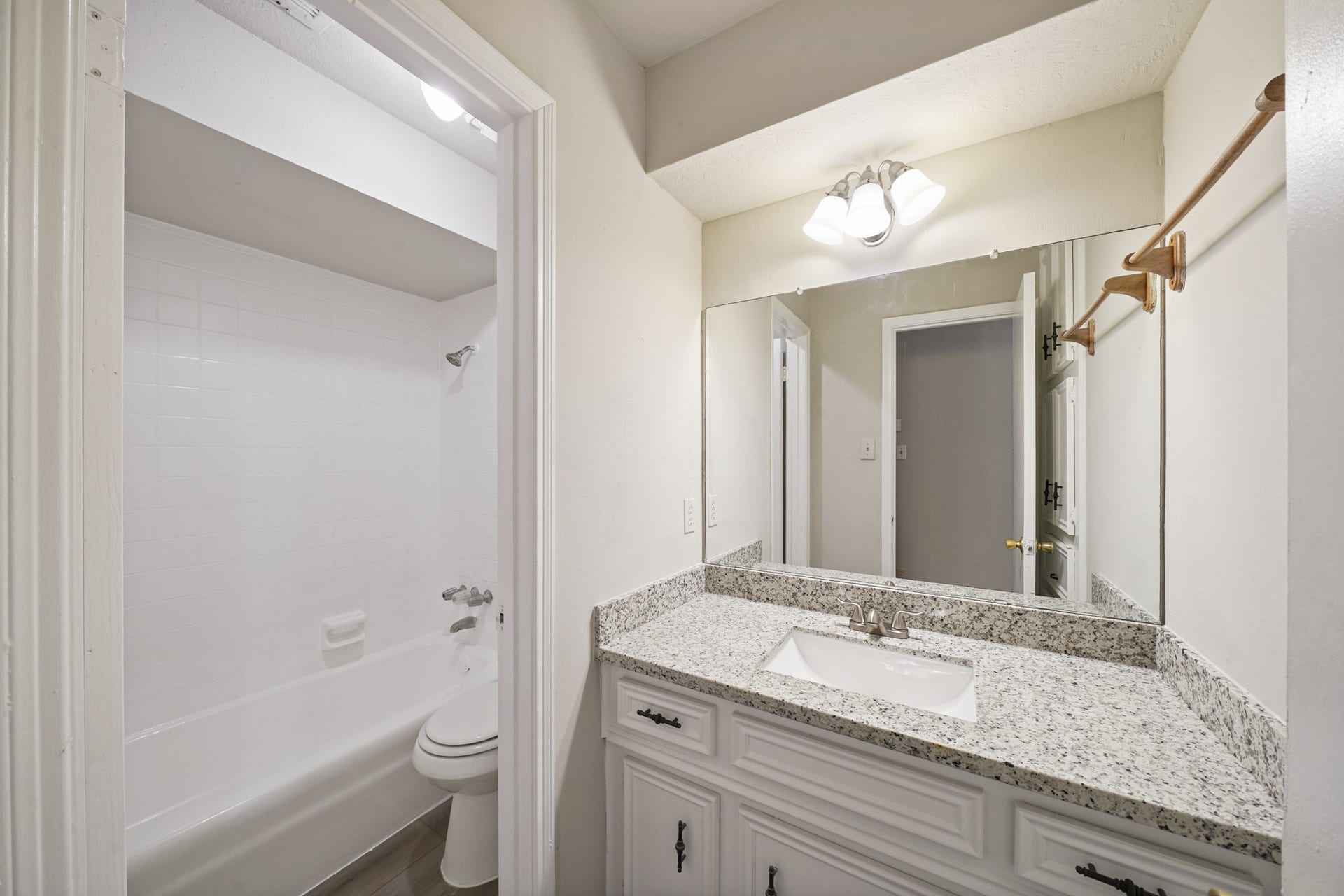 2402 Hilton Head Drive, Missouri City, TX 77459 2402 Hilton Head Drive, Missouri City, TX 77459