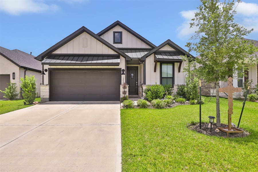 Property photo for 18023 Sonresa Way, Tomball, TX