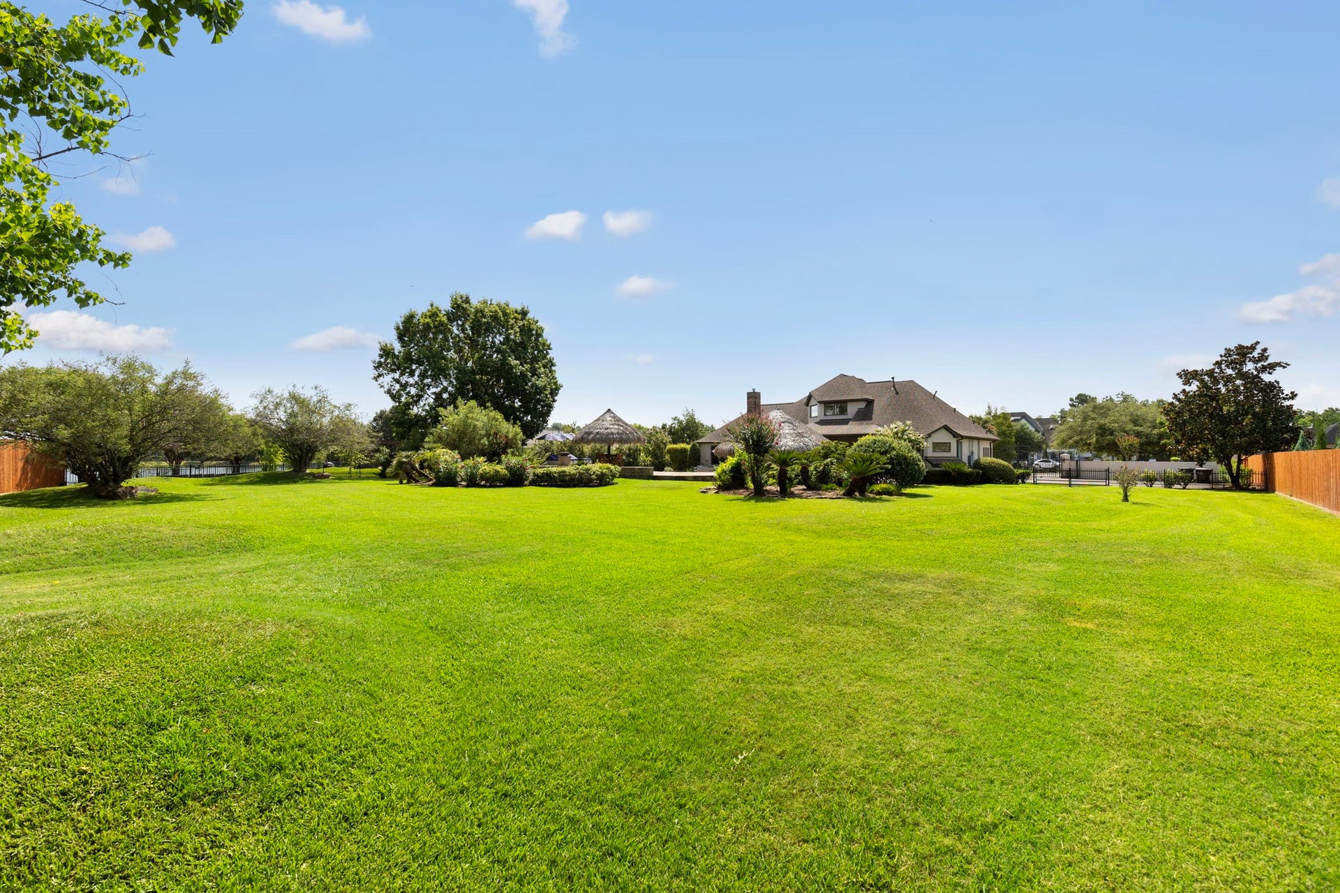 7930 Spring Village Drive, Spring, TX 77389 Plenty of yard space.
