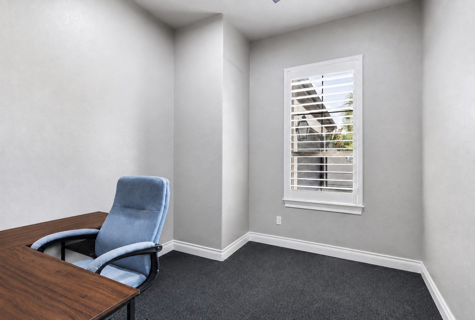 7930 Spring Village Drive, Spring, TX 77389 Extra room used as a study/office.