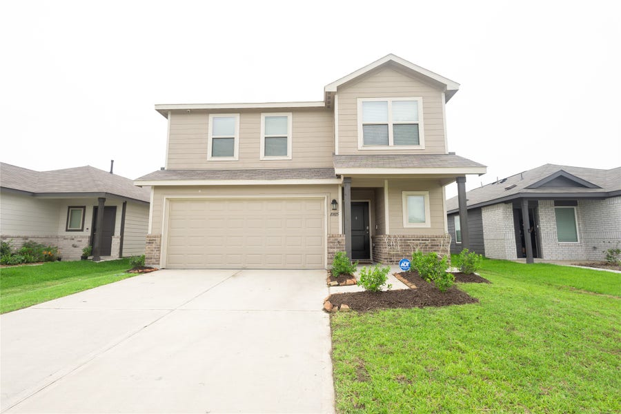Property photo for 10805 Bird Of Paradise Ln Lane, Houston, TX