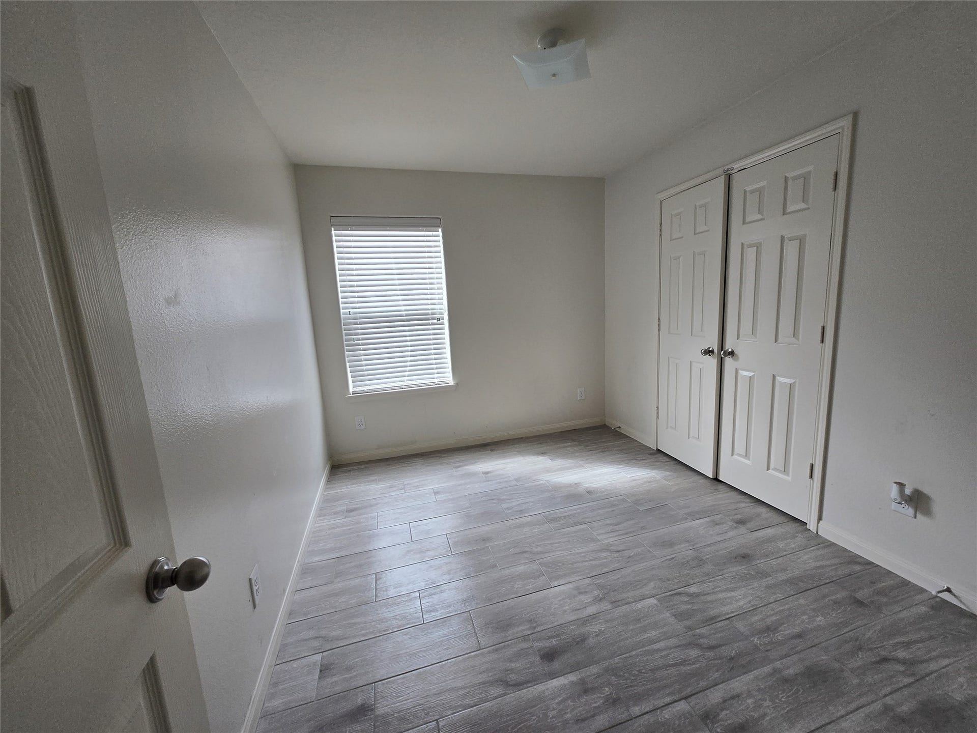 9434 Sapphire Creek Lane, Rosharon, TX 77583 9434 Sapphire Creek Lane, Rosharon, TX 77583