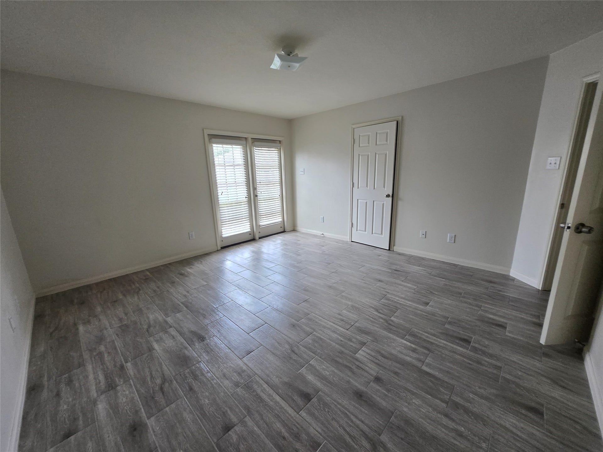9434 Sapphire Creek Lane, Rosharon, TX 77583 9434 Sapphire Creek Lane, Rosharon, TX 77583