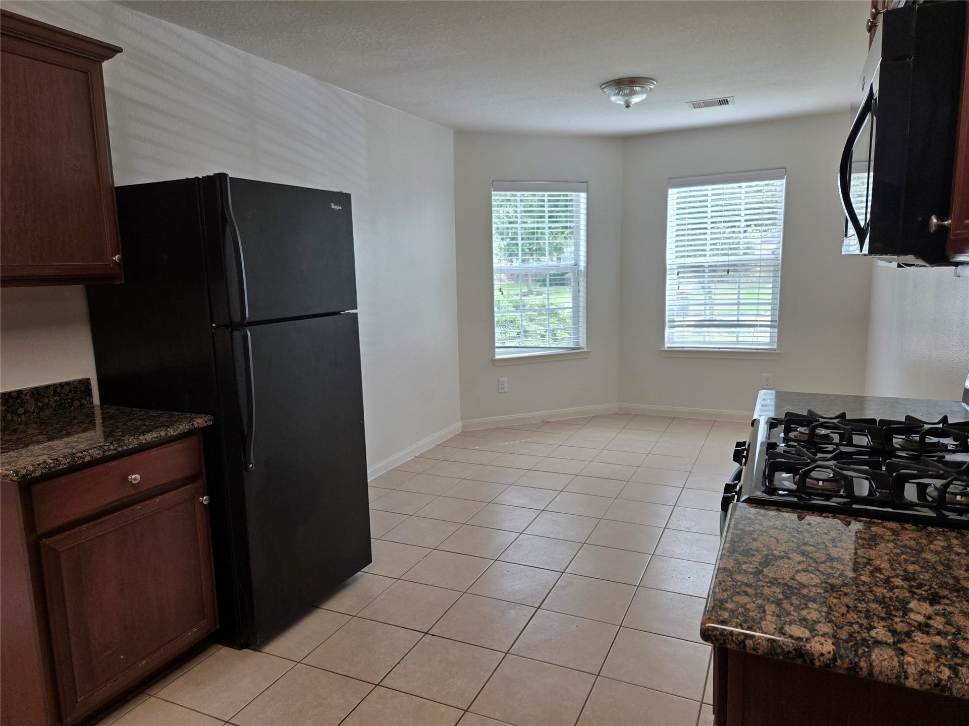 9434 Sapphire Creek Lane, Rosharon, TX 77583 9434 Sapphire Creek Lane, Rosharon, TX 77583