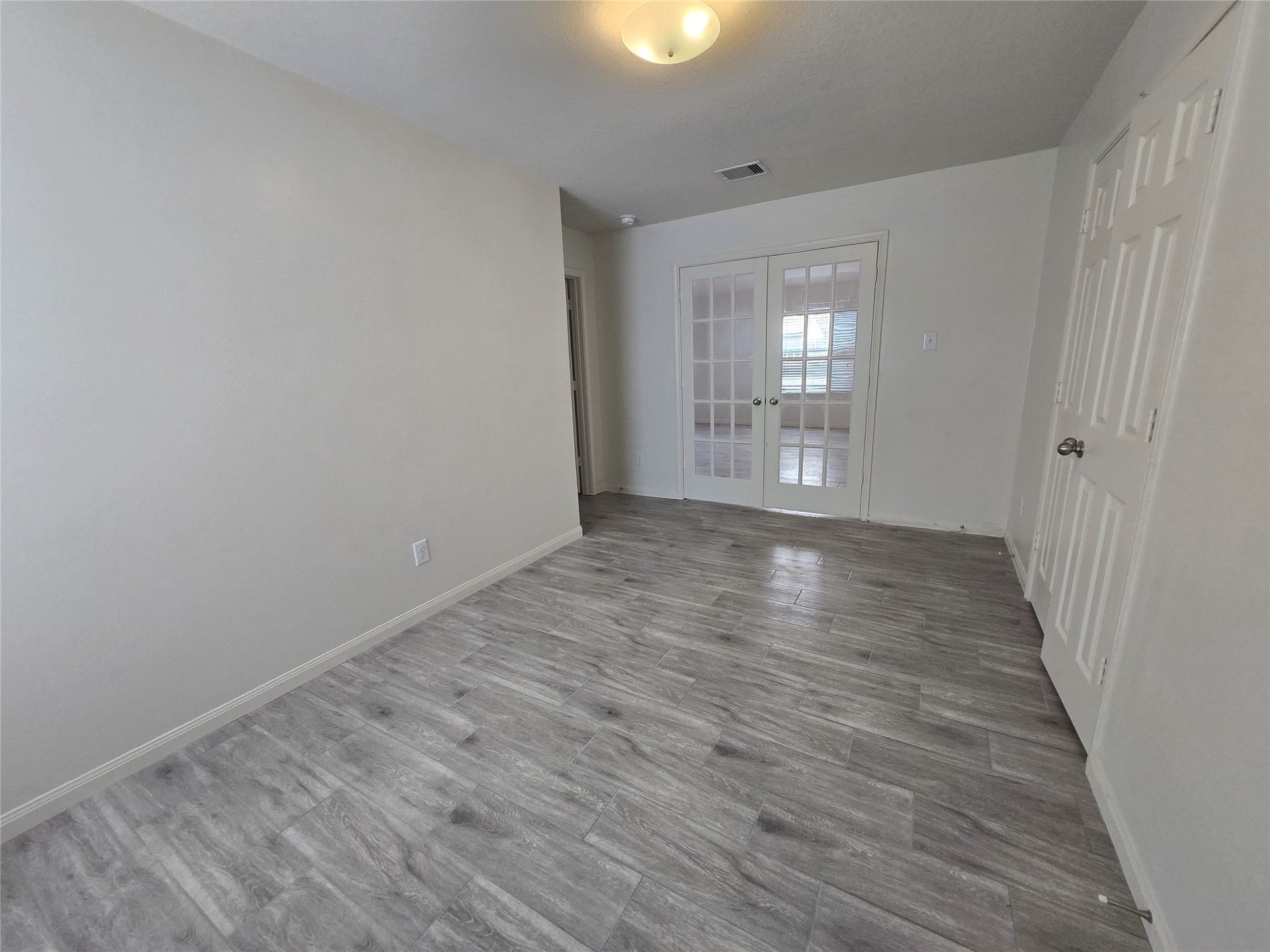 9434 Sapphire Creek Lane, Rosharon, TX 77583 9434 Sapphire Creek Lane, Rosharon, TX 77583