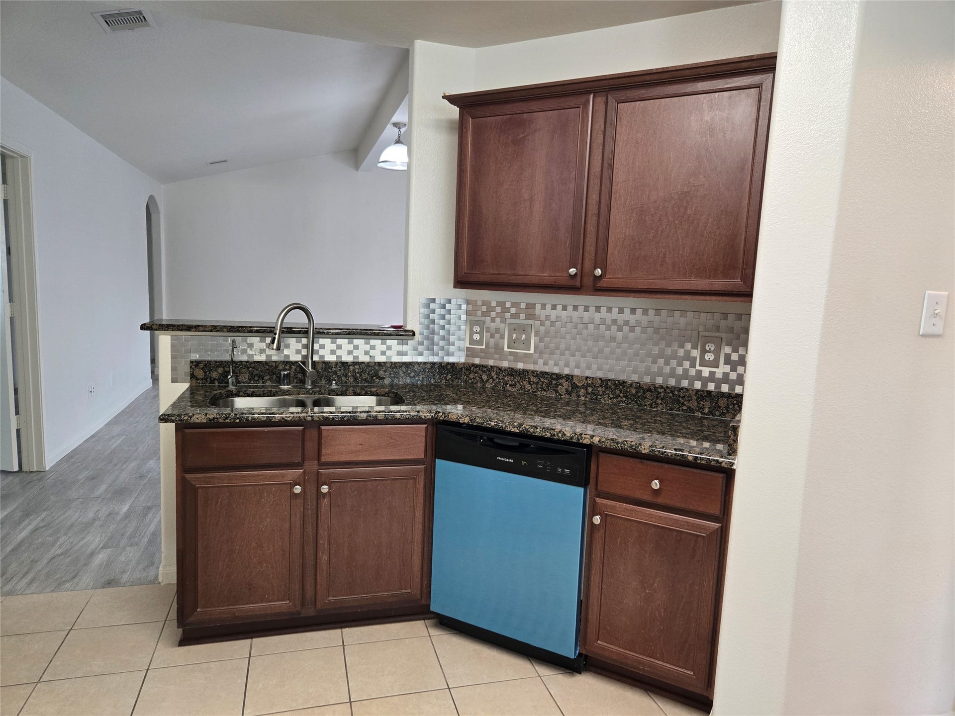 9434 Sapphire Creek Lane, Rosharon, TX 77583 9434 Sapphire Creek Lane, Rosharon, TX 77583