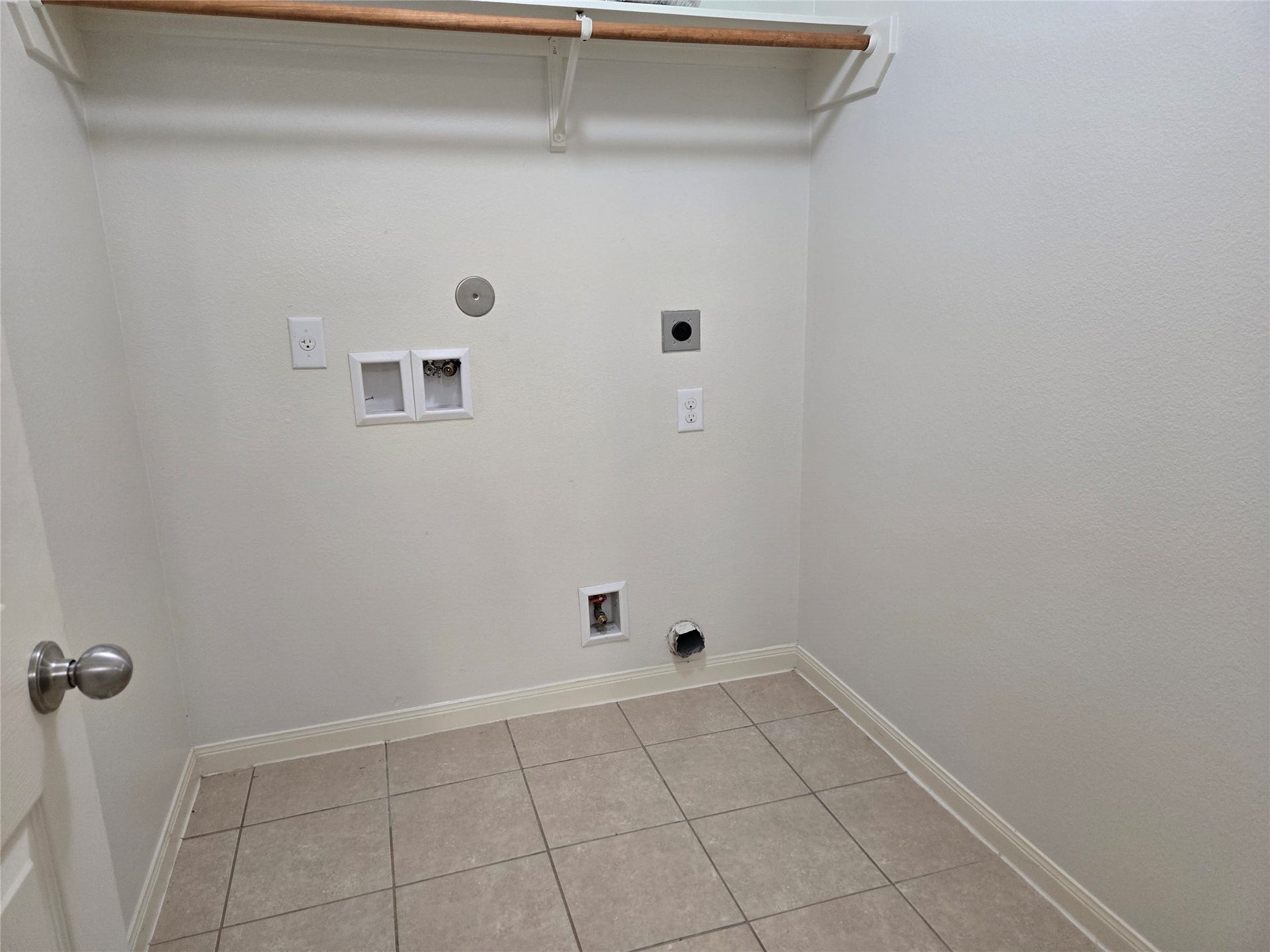 9434 Sapphire Creek Lane, Rosharon, TX 77583 9434 Sapphire Creek Lane, Rosharon, TX 77583