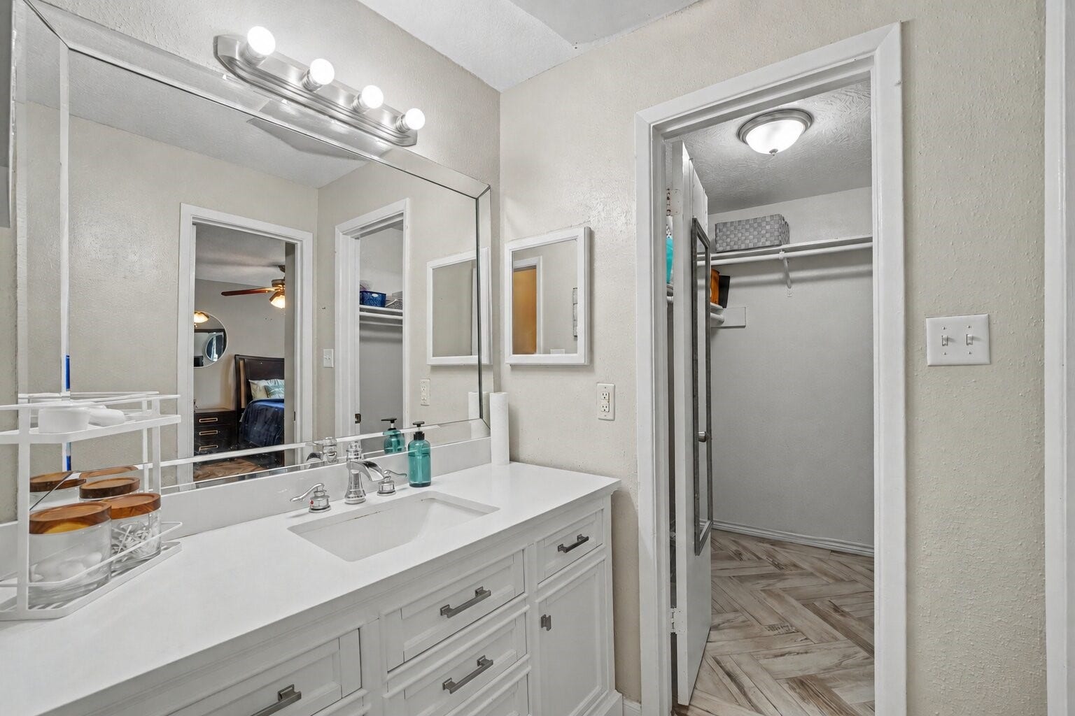 18800 Egret Bay Boulevard, #703, Webster, TX 77058