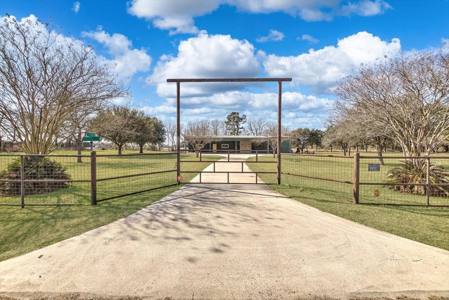 Property photo for 1399 County Road 611, Dayton, TX