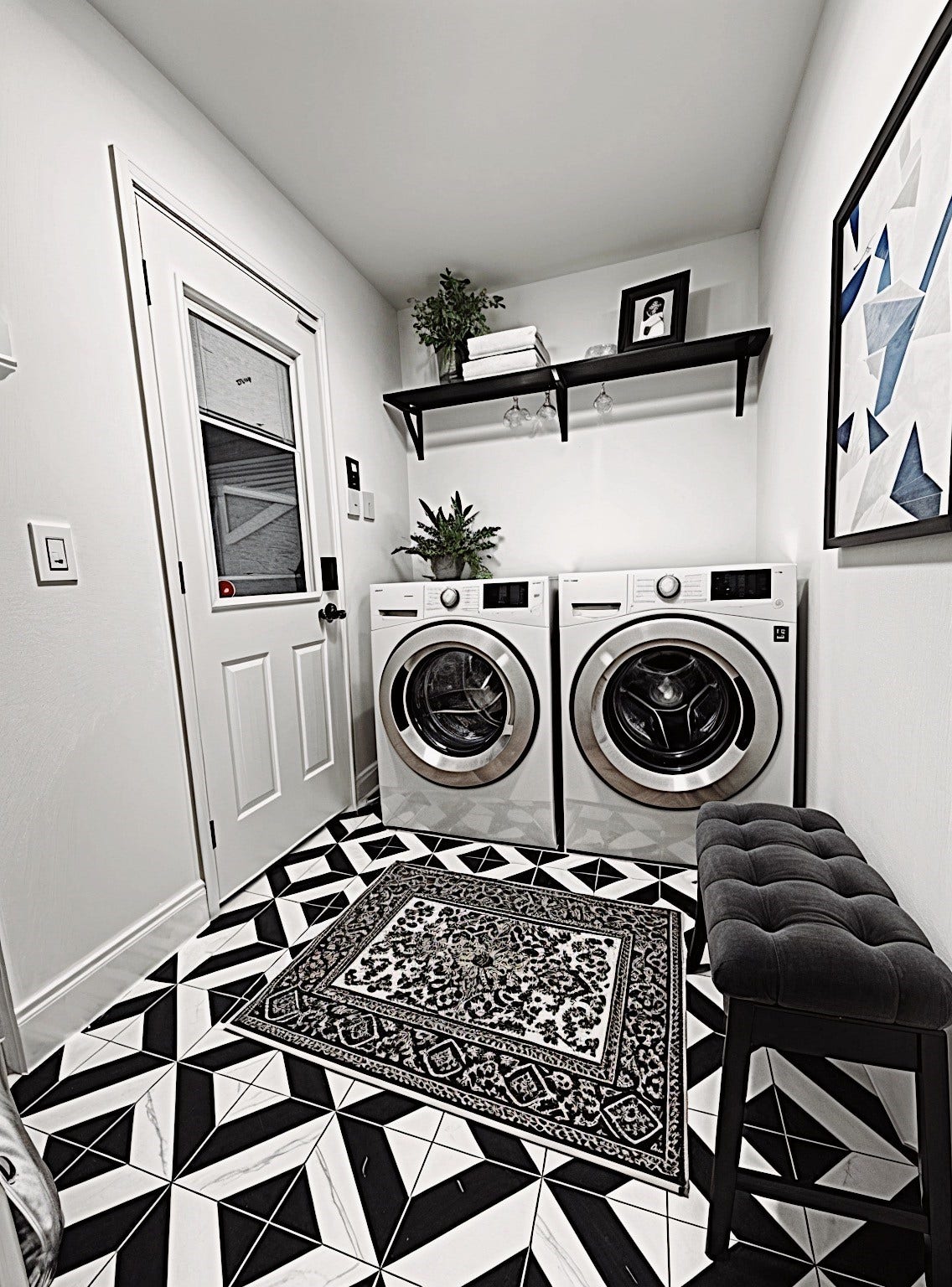 6035 Cartagena Street, Houston, TX 77035 This downstairs laundry room is a delight! What a beautiful workspace. (Virtually Staged)