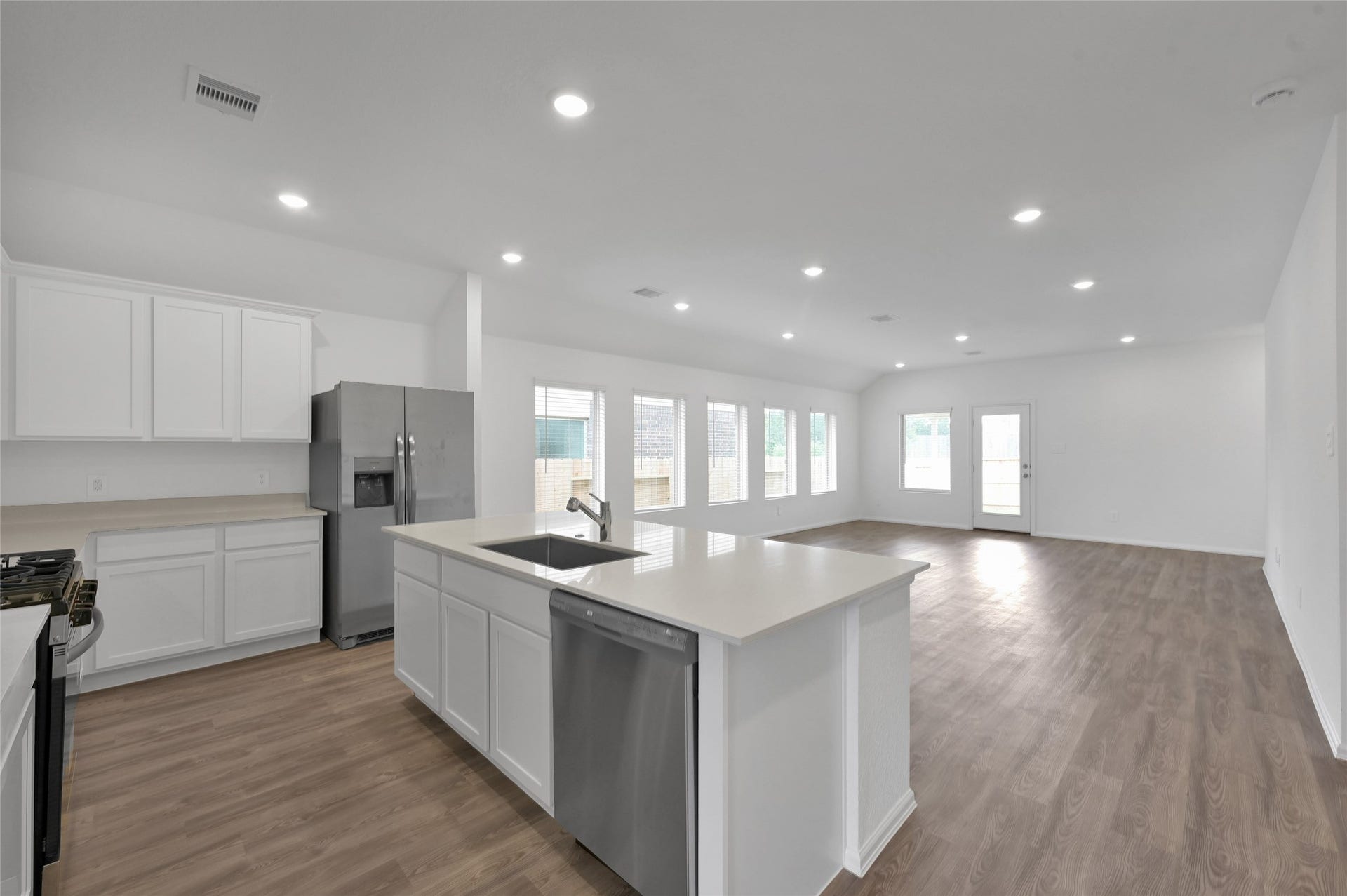3609 Oakvale Drive, Conroe, TX 77301 3609 Oakvale Drive, Conroe, TX 77301