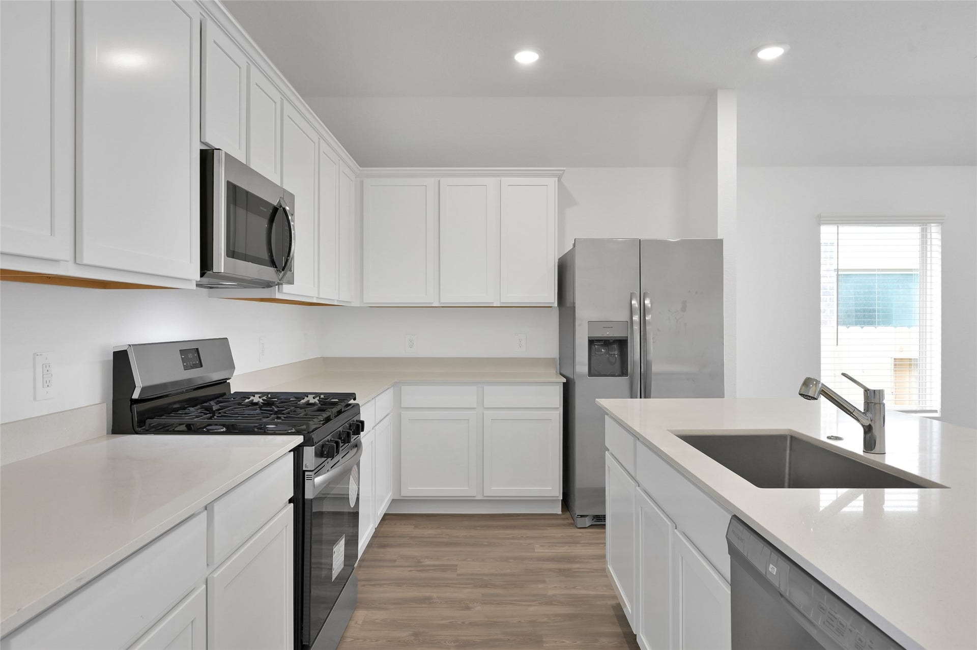3609 Oakvale Drive, Conroe, TX 77301 3609 Oakvale Drive, Conroe, TX 77301