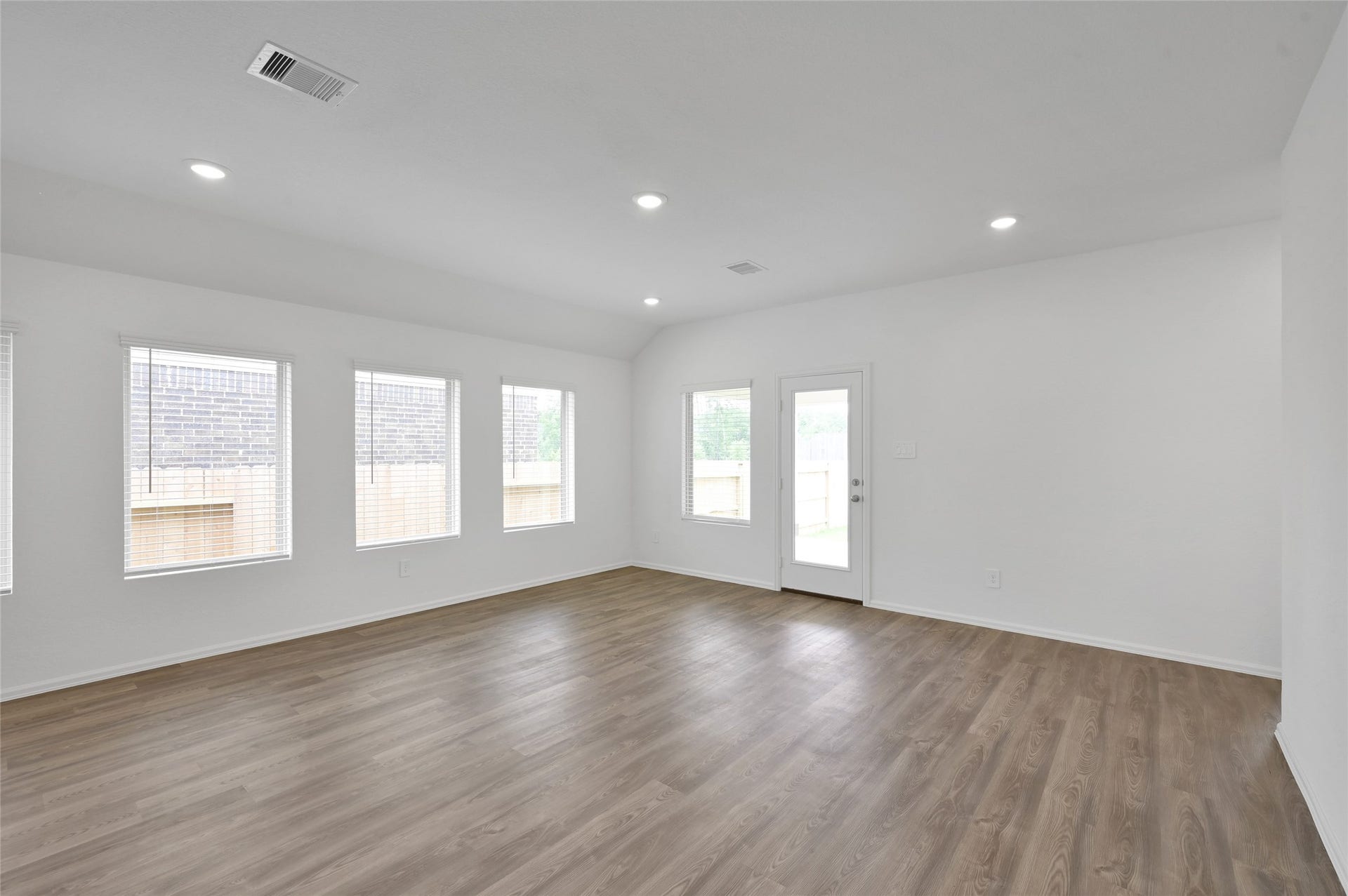 3609 Oakvale Drive, Conroe, TX 77301 3609 Oakvale Drive, Conroe, TX 77301