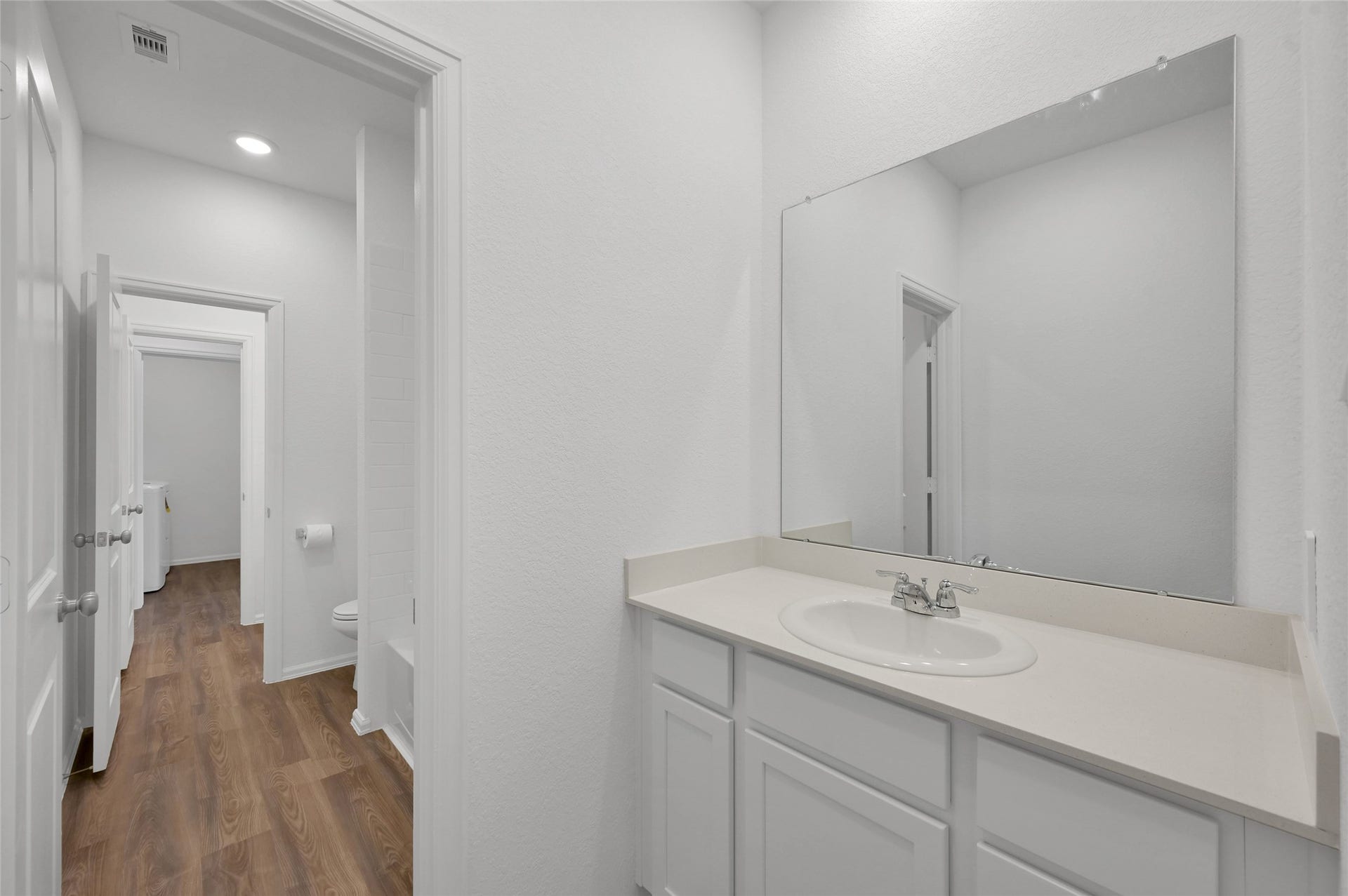 3609 Oakvale Drive, Conroe, TX 77301 3609 Oakvale Drive, Conroe, TX 77301