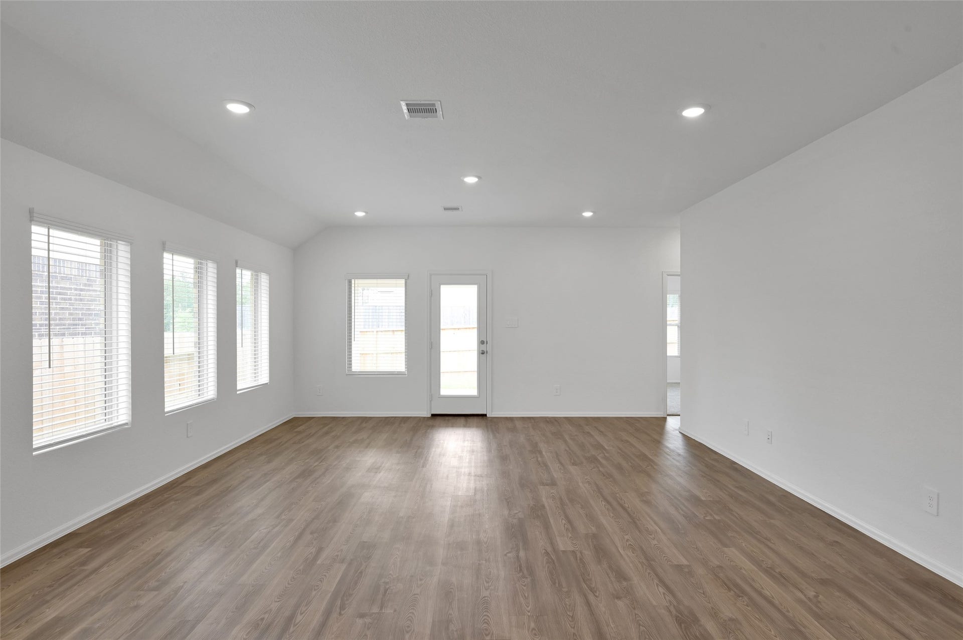 3609 Oakvale Drive, Conroe, TX 77301 3609 Oakvale Drive, Conroe, TX 77301