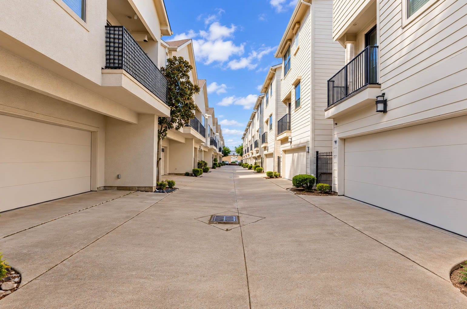 2547 Rusk Street, Houston, TX 77003 2547 Rusk Street, Houston, TX 77003