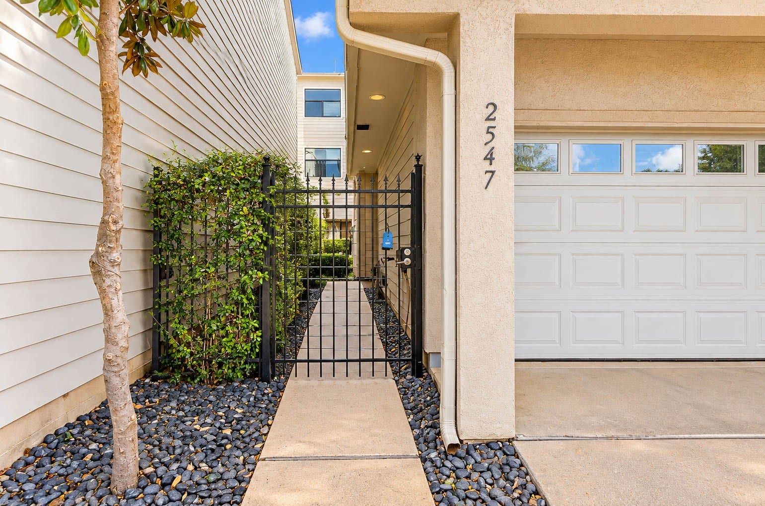 2547 Rusk Street, Houston, TX 77003 2547 Rusk Street, Houston, TX 77003