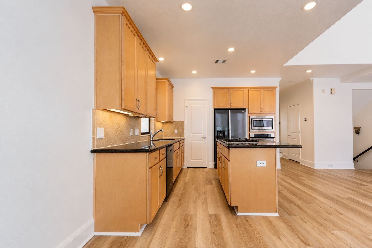2547 Rusk Street, Houston, TX 77003 2547 Rusk Street, Houston, TX 77003